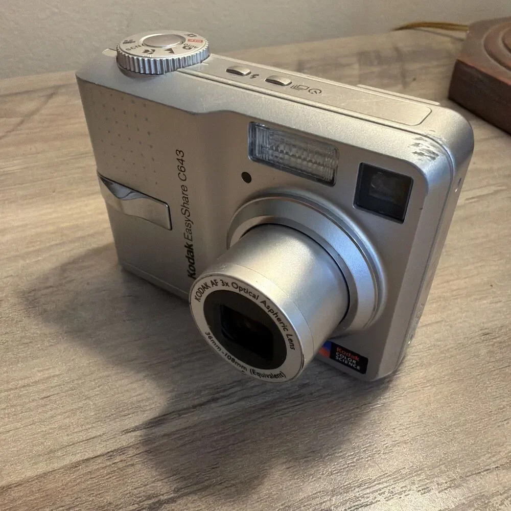Kodak EasyShare C643 6.1MP Compact Digital Point Shoot Camera TESTED WORKS